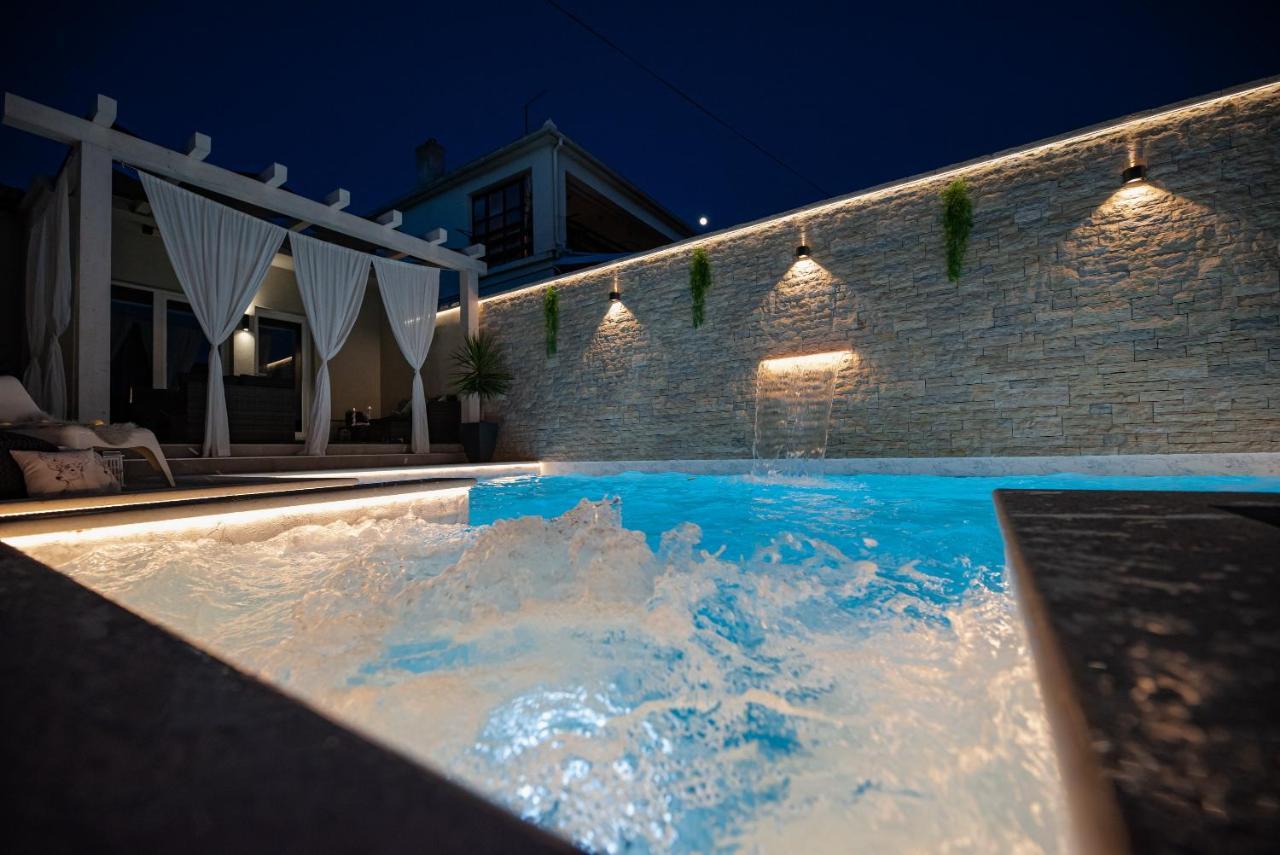 Ferienwohnung Tyra Delux Zadar Exterior foto