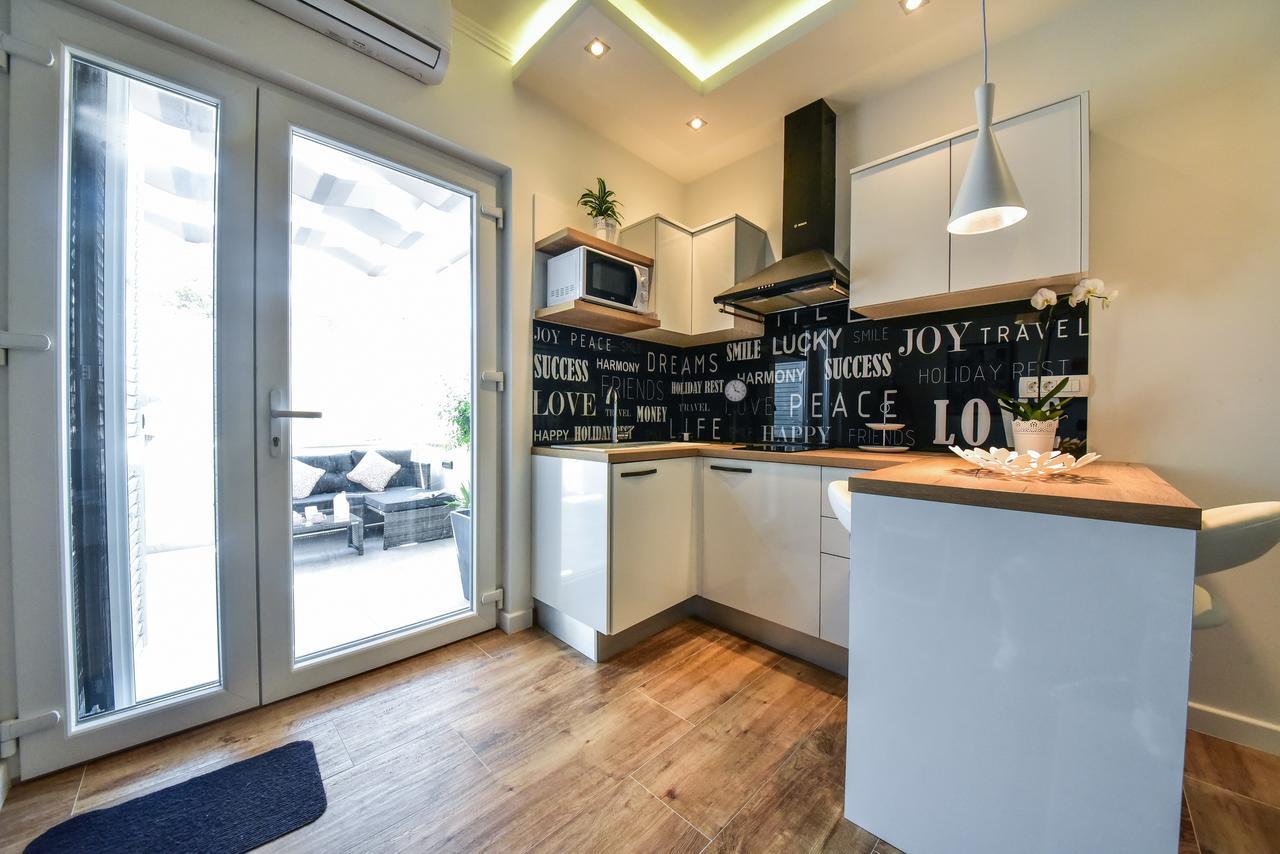 Ferienwohnung Tyra Delux Zadar Exterior foto