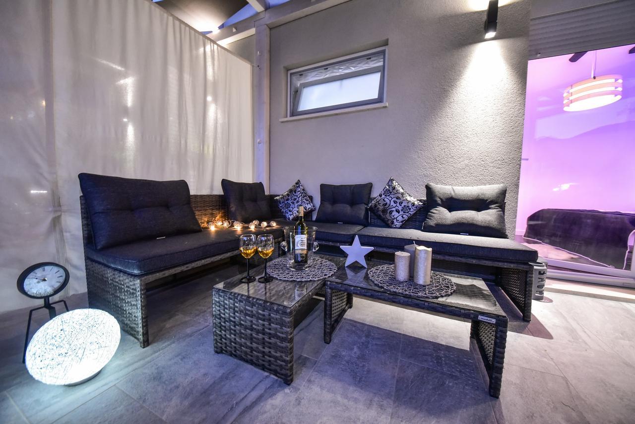 Ferienwohnung Tyra Delux Zadar Exterior foto